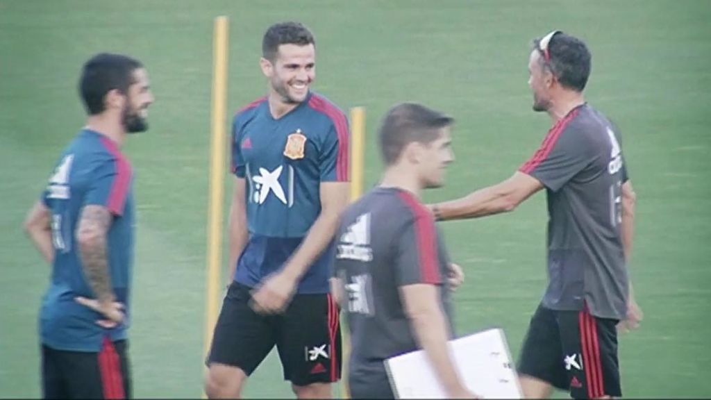 La broma de Luis Enrique a Nacho por su golazo en el entrenamiento de la Selección