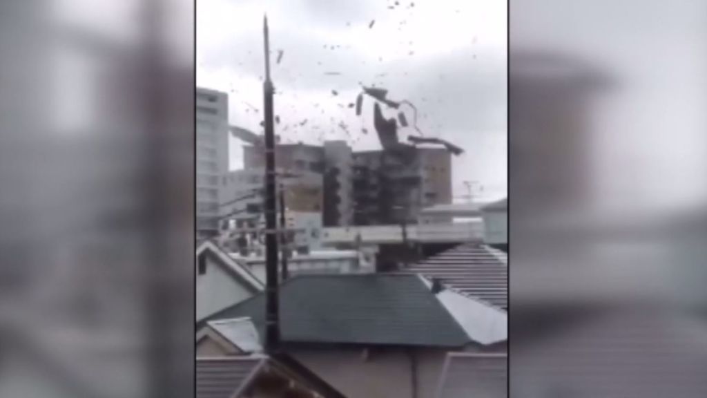 El tifón 'Jebi' deja al menos un muerto y 76 heridos a su paso por Japón