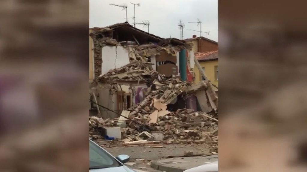 Se derrumba una casa en Burgos tras la explosión de una casa: Rescatan a tres personas vivas