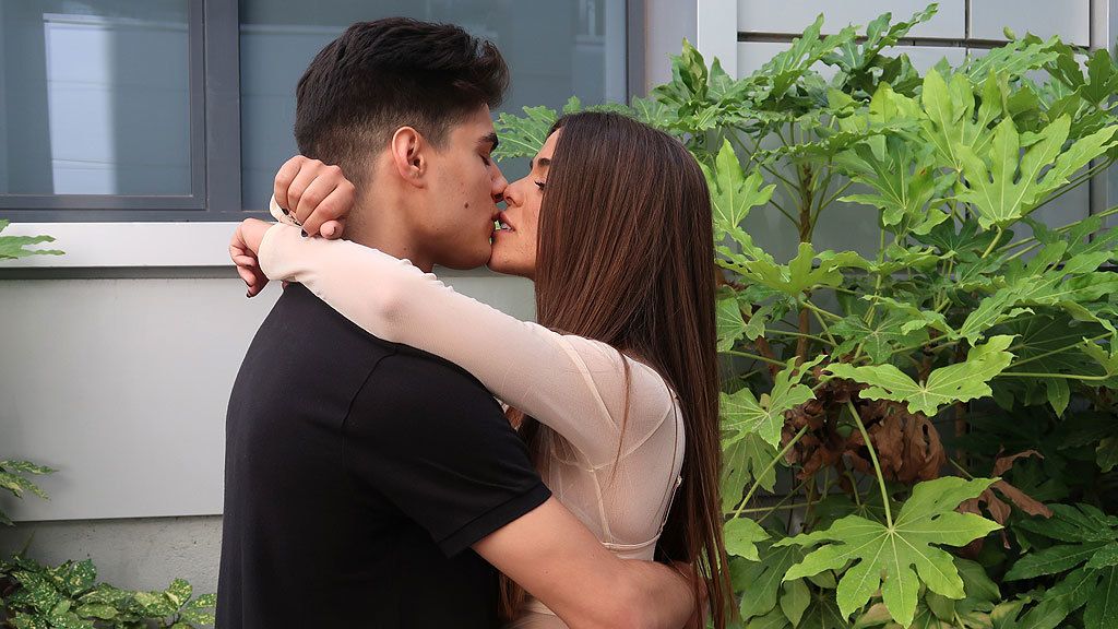 Violeta y Julen, felices y enamorados