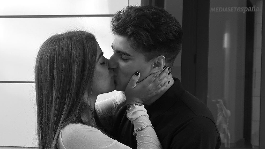 Julen, a Violeta: "Mi amor es real te lo juro por dios”