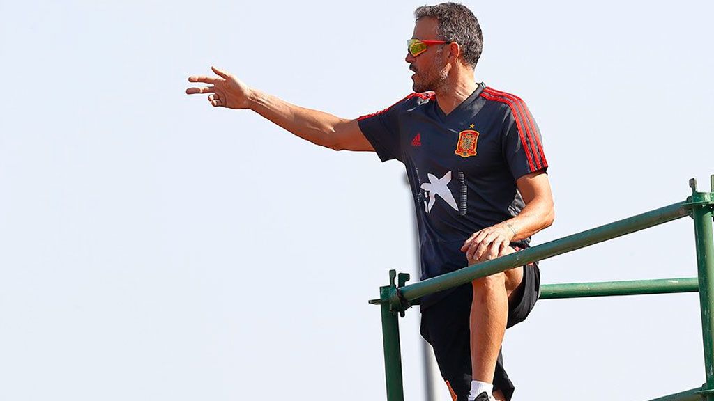 Luis Enrique estrena su andamio durante los entrenamientos de la Selección Española