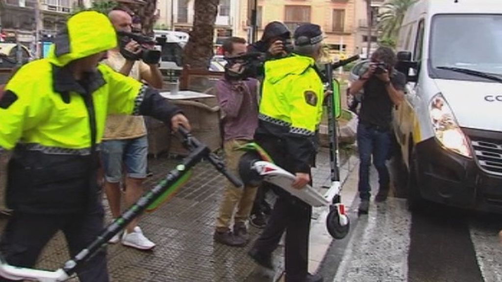 Tira y afloja entre el ayuntamiento y la empresa que distribuye los patinetes en Valencia