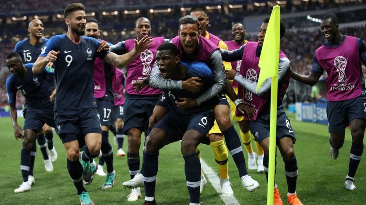 Los jugadores de la selección francesa celebran el gol de Paul Pogba ante Croacia en la final del Mundial de Rusia, el 15 de julio de 2018.