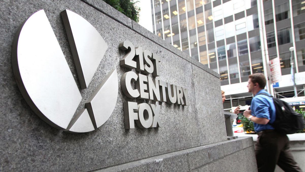 Placa situada en el edificio de 21st Century Fox en Nueva York (Estados Unidos).