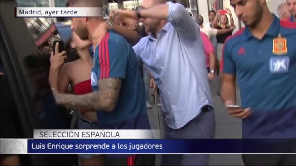 Luis Enrique lleva a La Roja a una ‘escape room’ y desata la locura en el centro de Madrid
