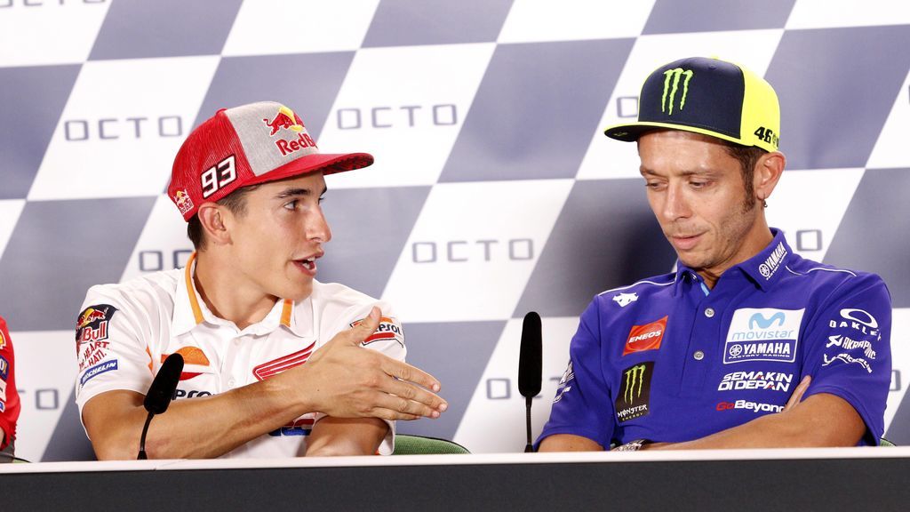 Valentino Rossi no perdona a Márquez y le niega la mano en la rueda de prensa previa al GP de San Marino