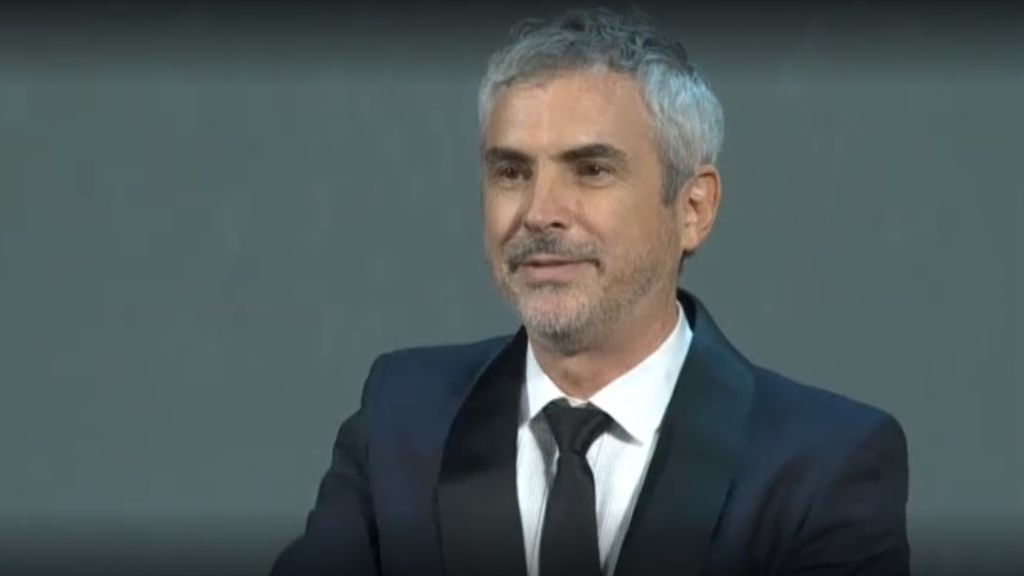 Alfonso Cuarón, galardonado con el León de Oro en el festival de Venecia