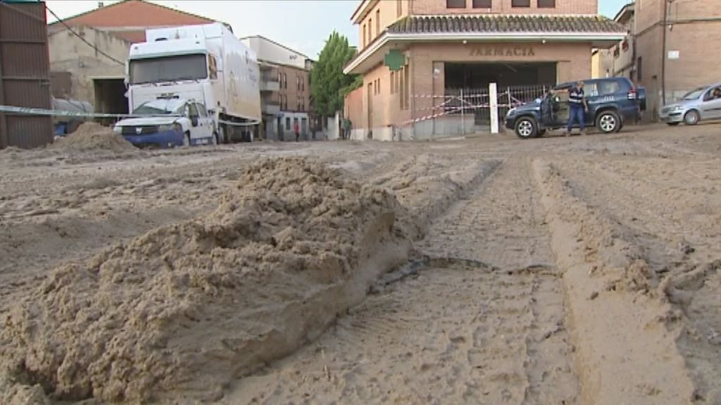Riada histórica en Cebolla: "Una vecina salió buceando de la farmacia"
