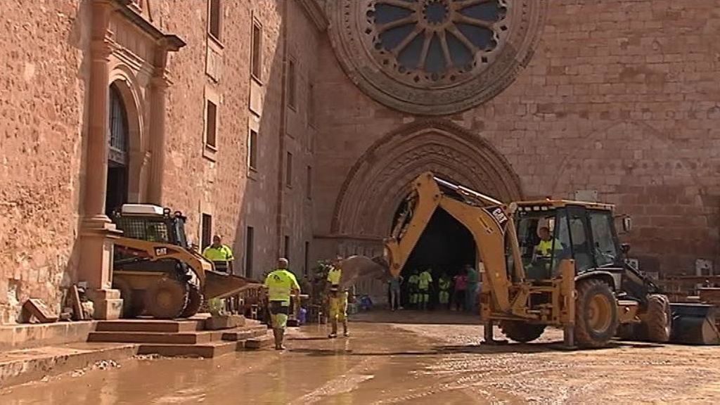 Una fuerte riada anega el Monasterio de Santa María de Huerta en Soria