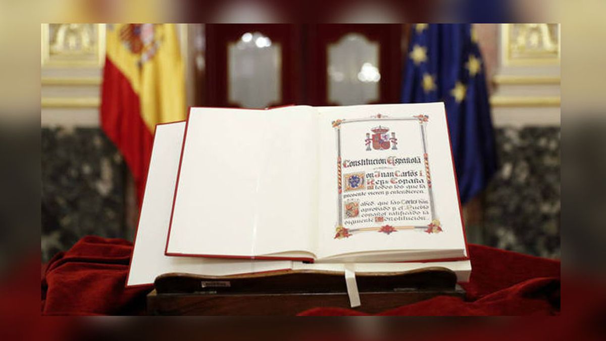 Pierde la nacionalidad porque no puede jurar la Constitución al no saber español