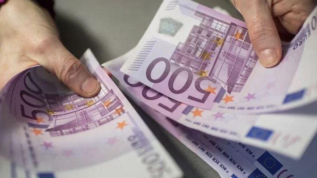 Toca apretarse el cinturón: El Gobierno aumentará impuestos para recaudar 80.000 millones de euros más Toca apretarse el cinturón: El Gobierno aumentará impuestos para recaudar 80.000 millones de euros más