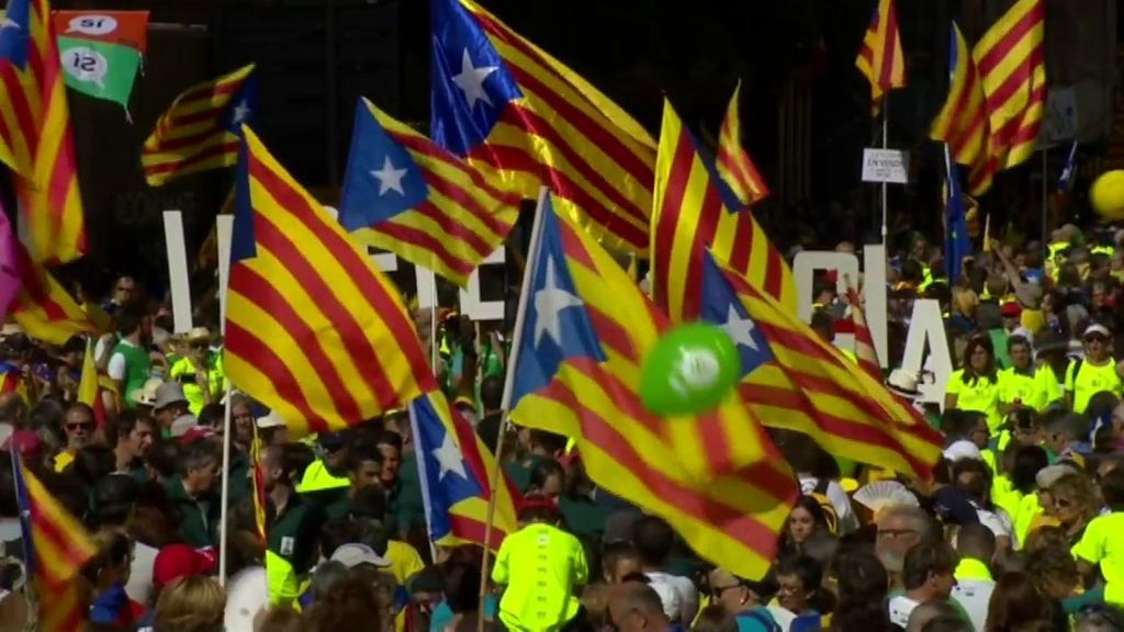 La Diada catalana se marca, un año más, por la ruptura de independentistas y constitucionalistas