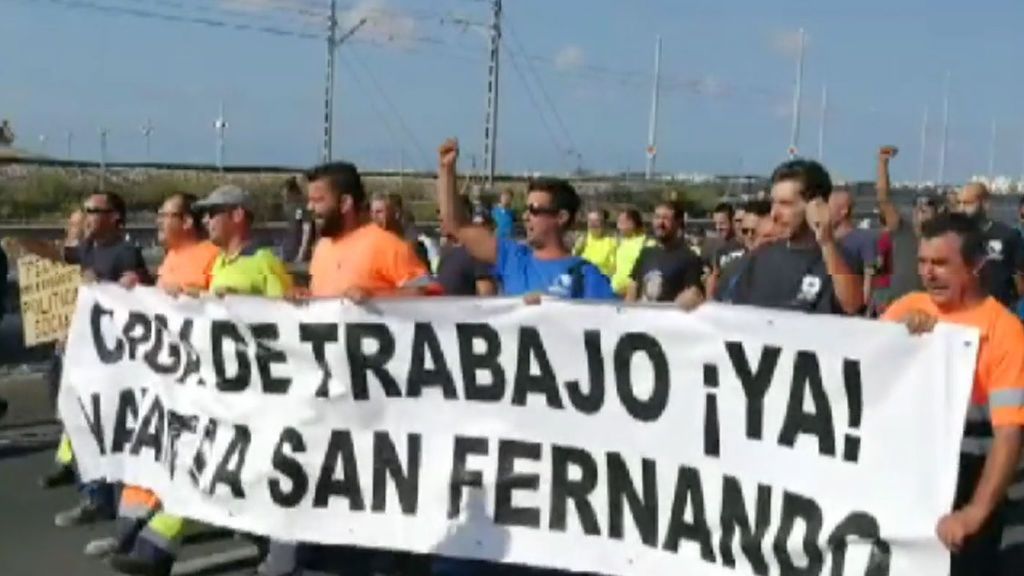 Los trabajadores de Navantia protestan al grito de "guerra, guerra, guerra si esto no se arregla"