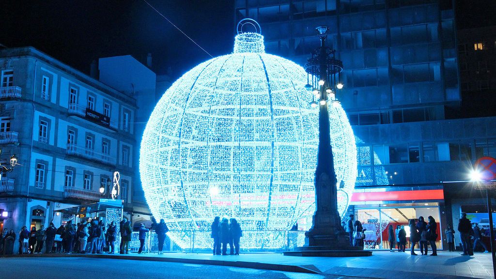 Las luces de Navidad comienzan a instalarse en Vigo
