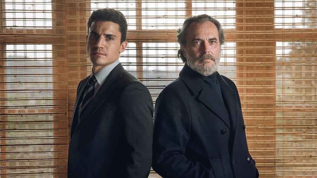 Álex González y Jose Coronado son Mario Mendoza y Nemo Bandeira en la serie de Telecinco 'Vivir sin permiso'.