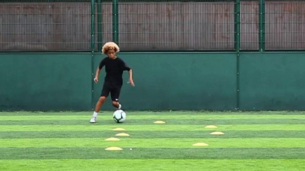 Denim Nnamudi, el 'nuevo Messi' del Chelsea con tan solo 12 años que se ha vuelto viral en las redes sociales