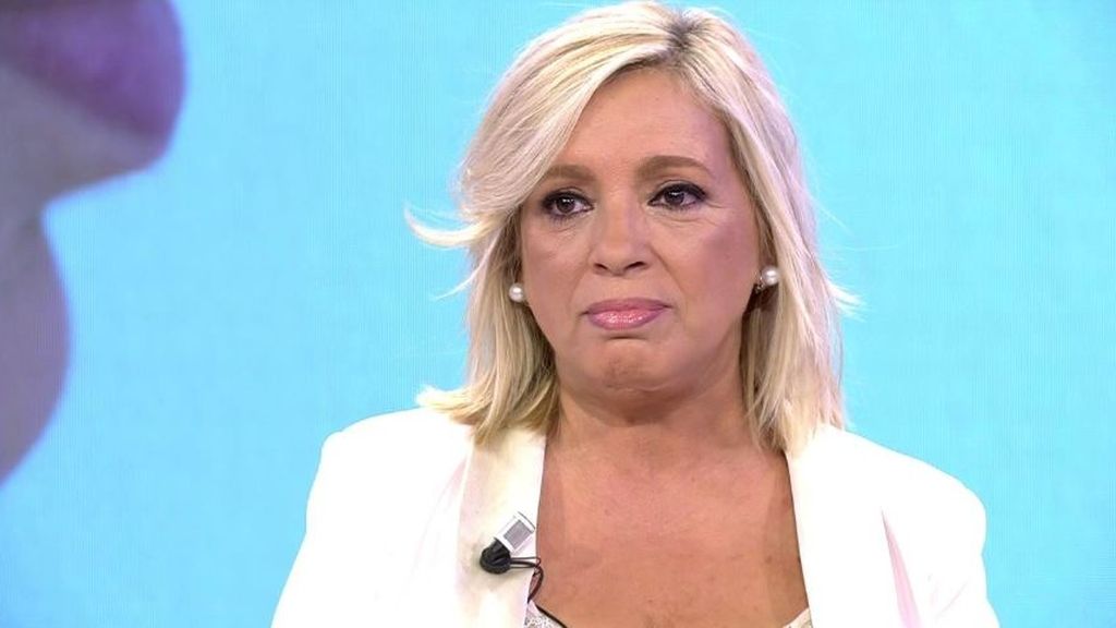 Carmen estaba algo más asustada, no sabía qué se iba a encontrar frente al espejo