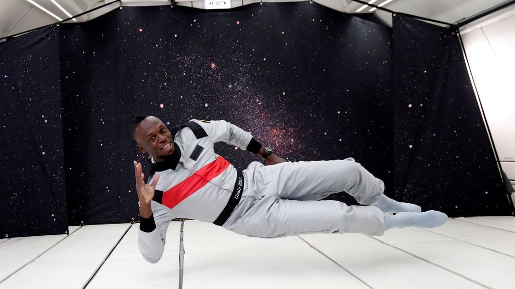 La carrera más surrealista de Usain Bolt: en un avión... y sin gravedad