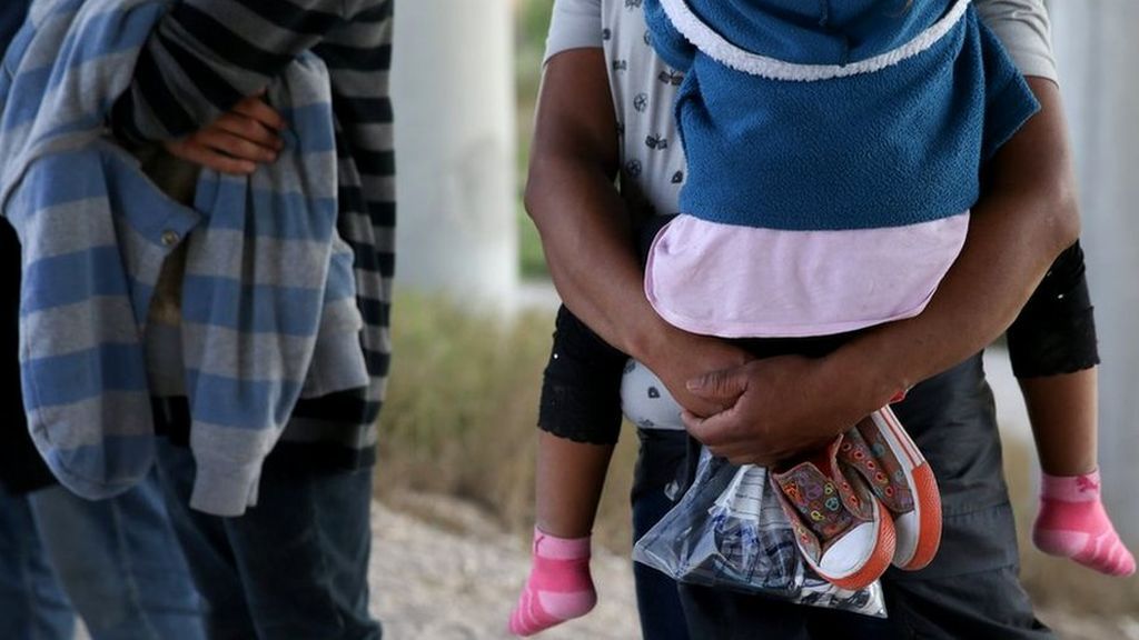 Más de 200 niños separados en la frontera no podrán reunirse con sus padres