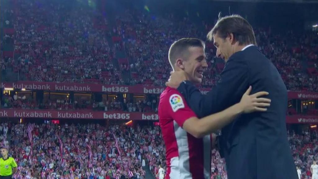 Muniain y Lopetegui se funden en un sentido abrazo en San Mamés