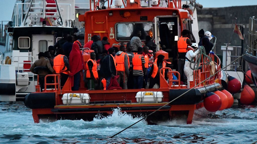 700 personas rescatadas en 10 pateras durante el fin de semana