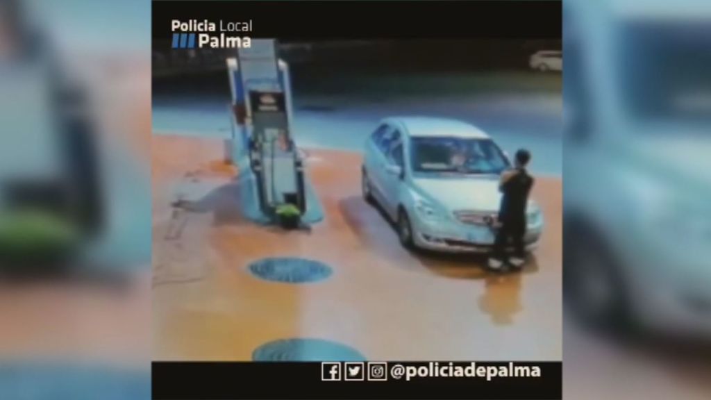 Atropella a un empleado de una gasolinera de Palma, se va sin pagar y vuelve al día siguiente para abonar el importe
