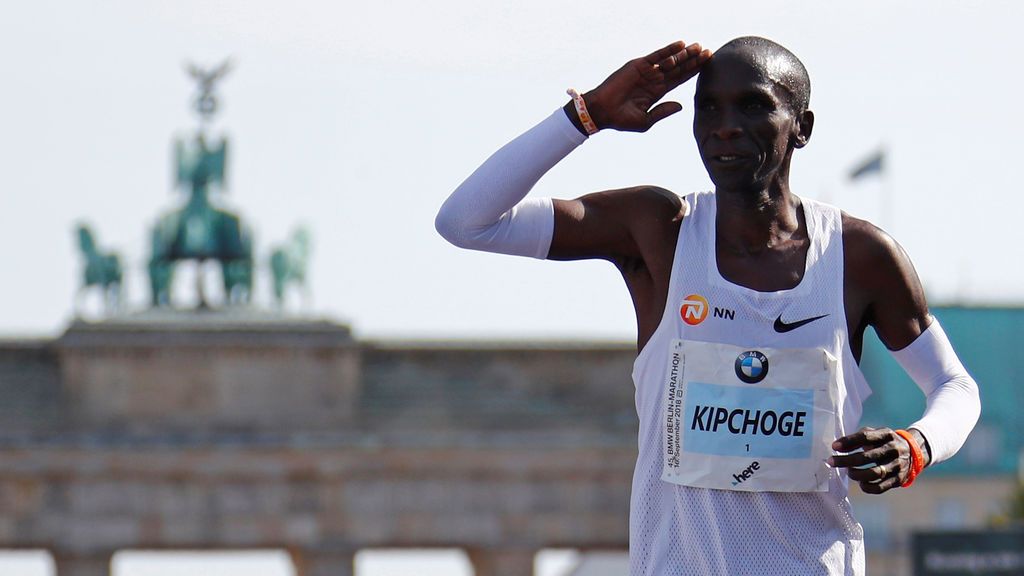 ¡Qué locura! Kipchoge destroza el récord mundial de maratón en Berlín
