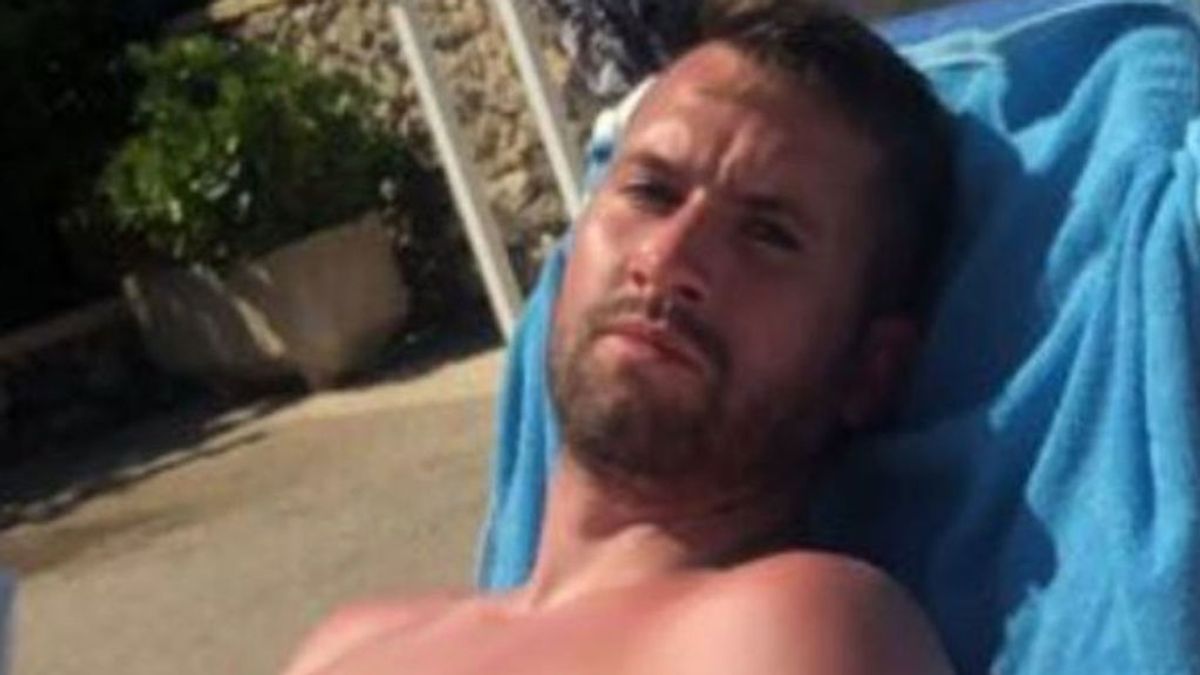 Un turista británico pide ser indemnizado por salvar a dos niños en una piscina en Menorca