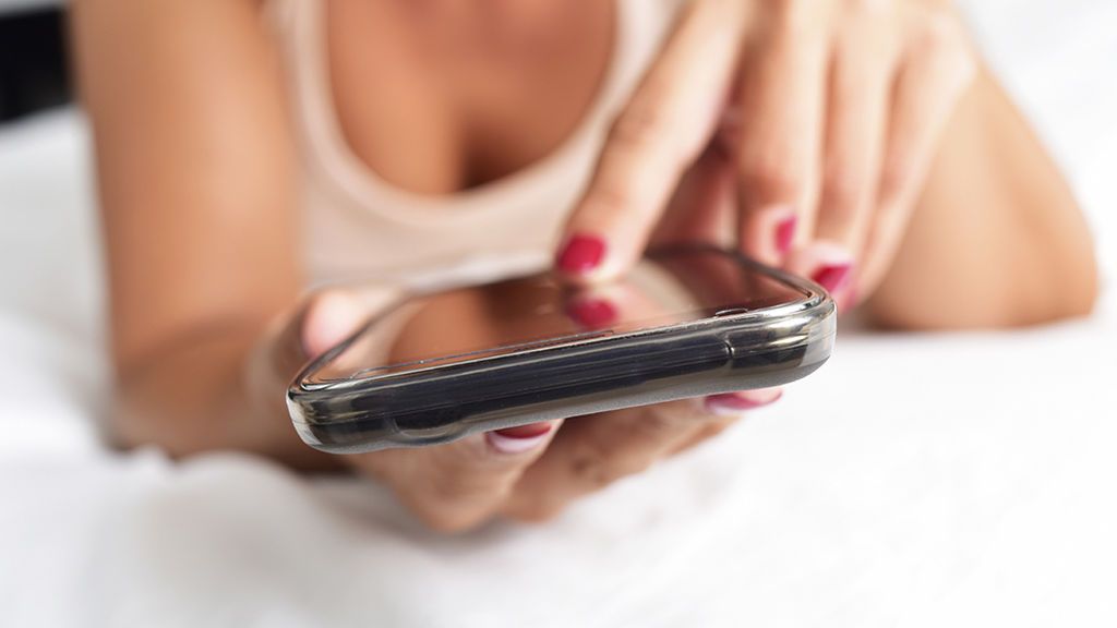 El porno para mujeres está en auge y el 70% de reproducciones son desde el móvil
