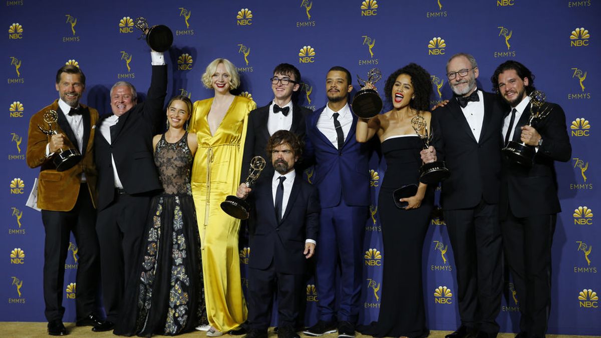 'Juego de Tronos' se impone en unos premios Emmy muy repartidos