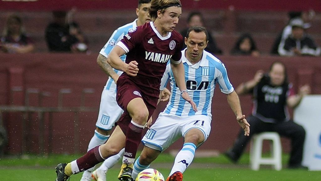 El espectacular recibimiento de la clase de Pedro de la Vega tras su debut a los 17 años en la primera división argentina