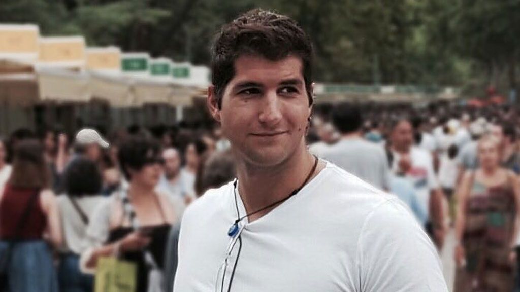 Julián Contreras Jr. y su padre, desahuciados de su casa por impago