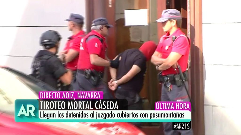 La llegada a los juzgados de los detenidos por el tiroteo mortal de Cáseda