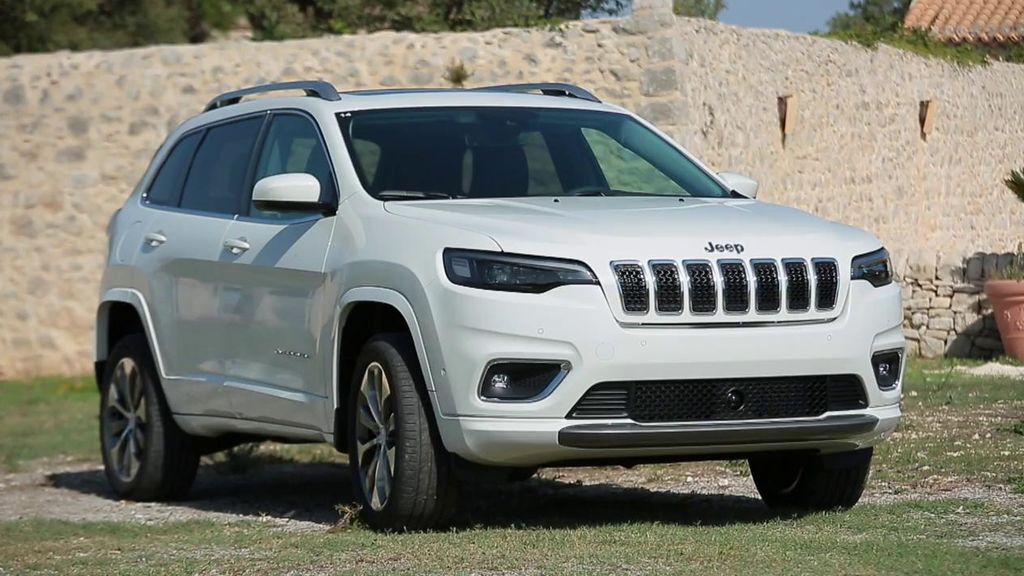 El nuevo y potente Jeep Cherokee, una revisión del vehículo que aterrizará en el mercado español el próximo mes