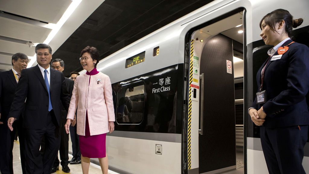 Se pone en funcionamiento el polémico tren bala de Hong Kong