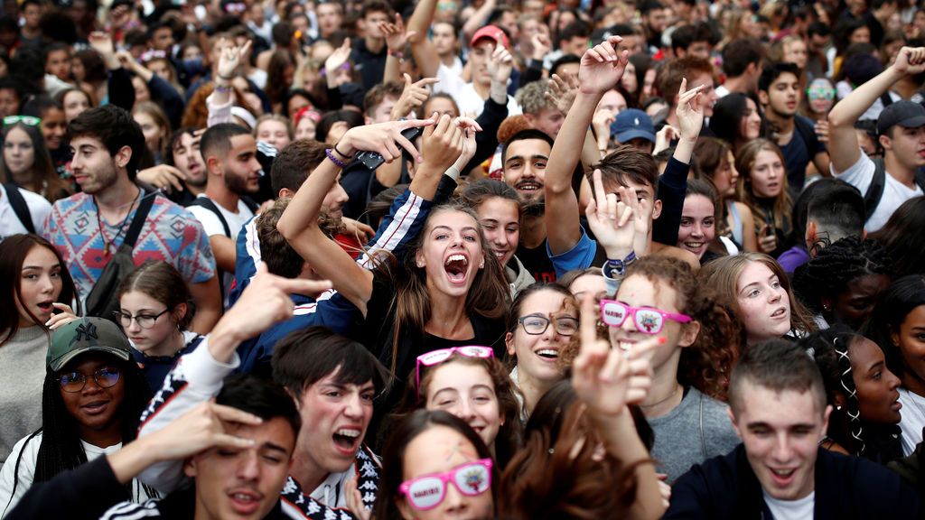 La orilla del río Sena se convierte en escenario del techno
