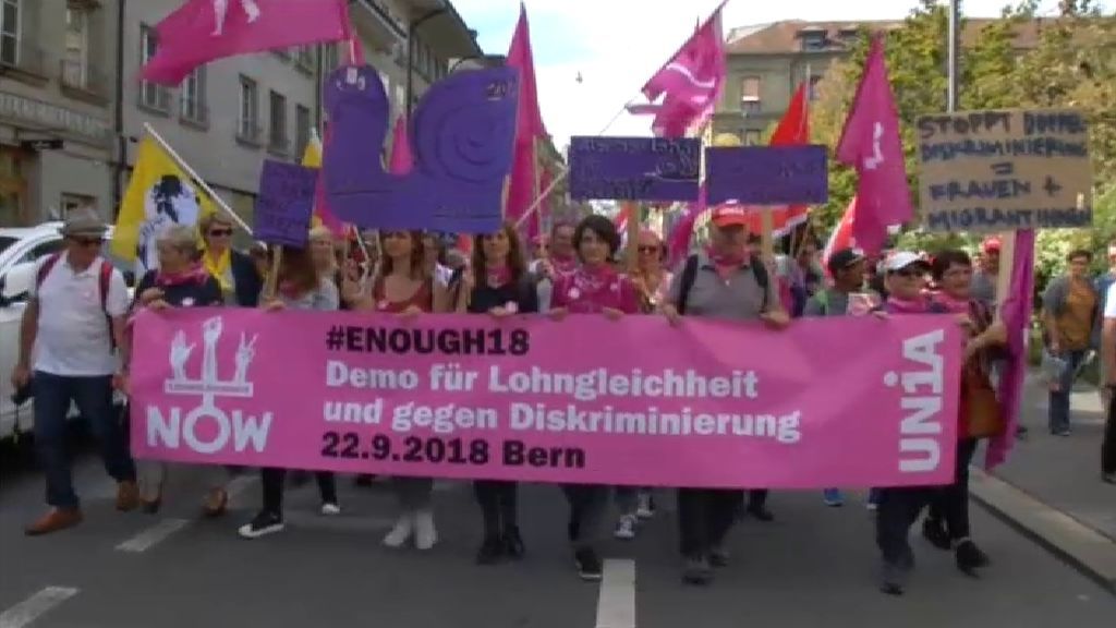 Las mujeres suizas exigen igualdad salarial con una manifestación