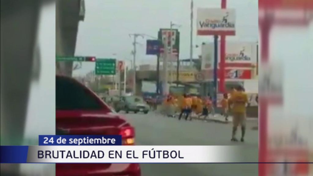 Brutalidad en el fútbol mexicano: Un hincha de Monterrey atropella a varios seguidores del Tigres