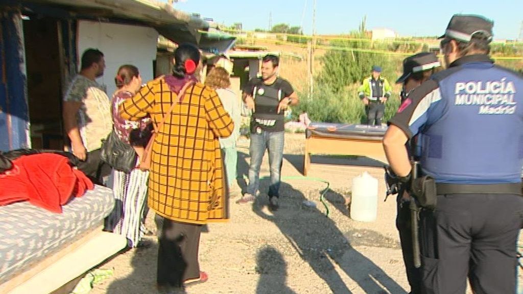 Desalojan El Gallinero: el mayor poblado chabolista de gitanos rumanos de Madrid
