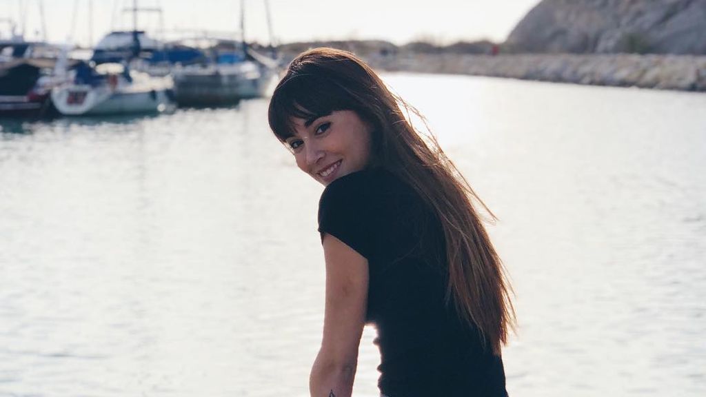 Aitana se va a vivir lejos de su amiga Marta y sellan su amistad con un tatuaje a dúo