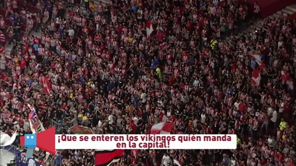 La afición del Atlético ‘calentó’ para el derbi del Bernabéu pese a las altas horas del partido La afición del Atlético ‘calentó’ para el derbi del Bernabéu pese a las altas horas del partido