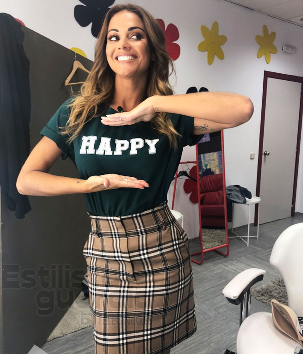 Lara Álvarez happy