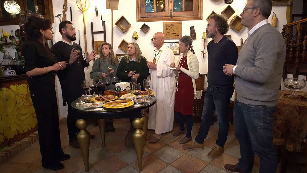 Una discusión entre Silvia y Miguel Ángel termina con la espiritualidad en el Convento de Santa María Una discusión entre Silvia y Miguel Ángel termina con la espiritualidad en el Convento de Santa María