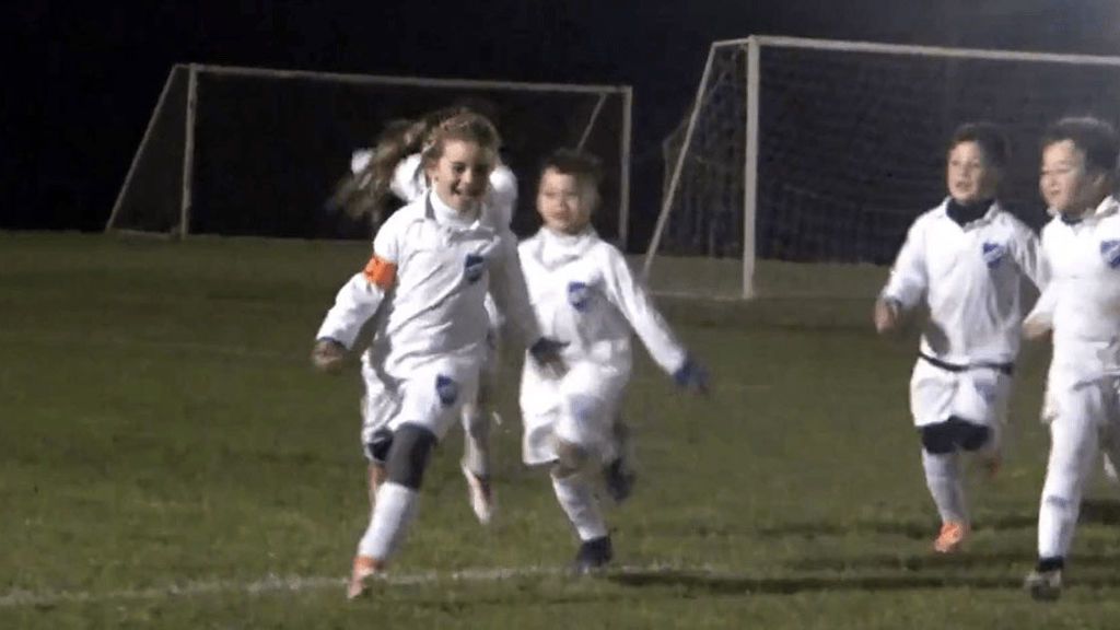 Es la primera niña que juega en un equipo masculino y ha marcado el gol de la victoria: Mahia Macías hace historia en Uruguay