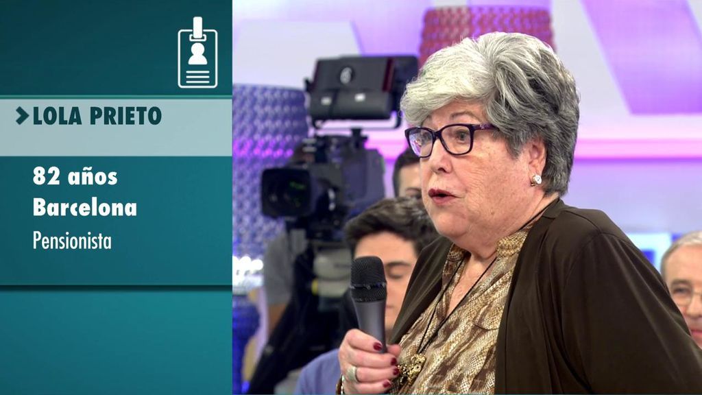 Una pensionista pregunta a Rivera: “¿Nos van a dar la paga de Navidad o la van a suprimir?”.