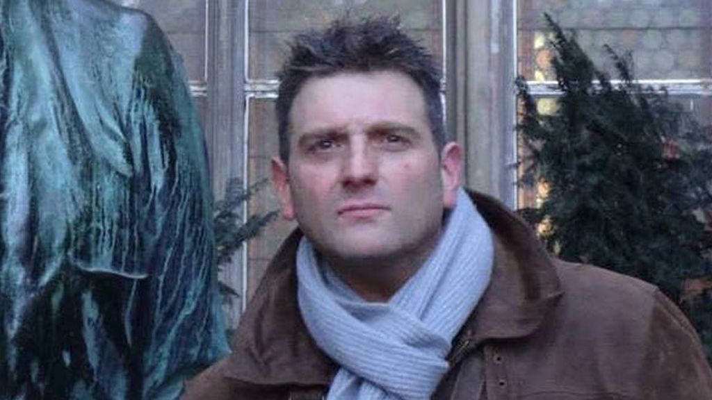 Un hombre con un pene biónico entra en coma tras tener relaciones sexuales por primera vez Un hombre con un pene biónico entra en coma tras tener relaciones sexuales por primera vez