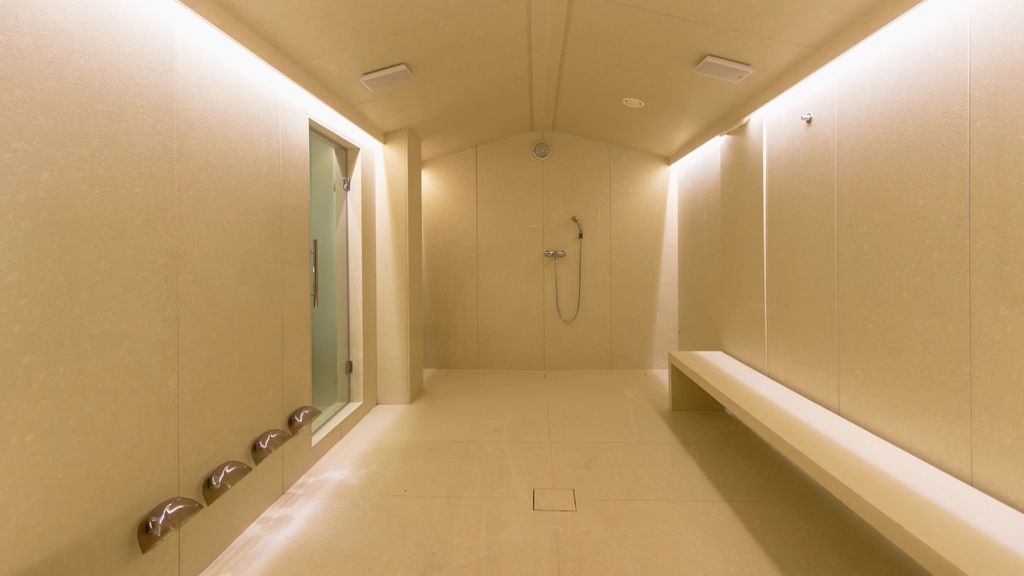 La casa tiene de todo... ¡Hasta un baño turco!