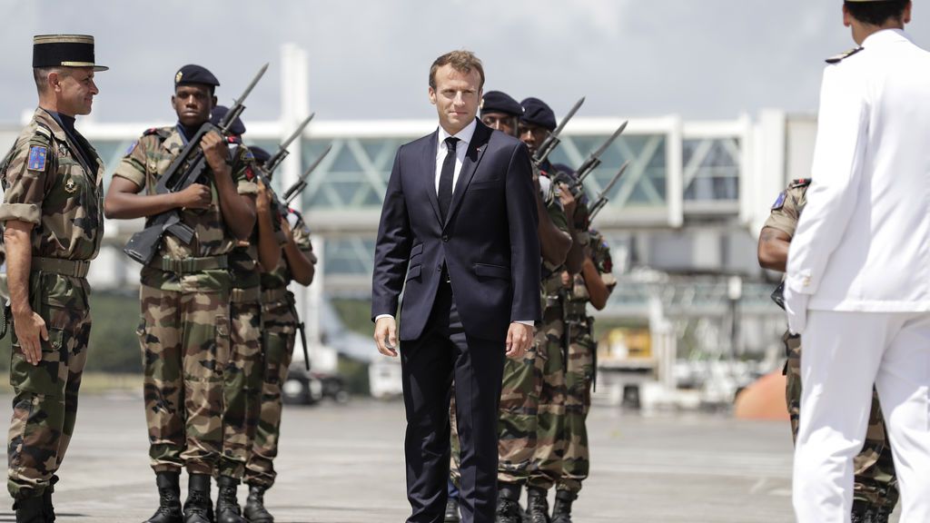 Macron visita las islas francesas del Caribe y atiende las demandas de sus ciudadanos