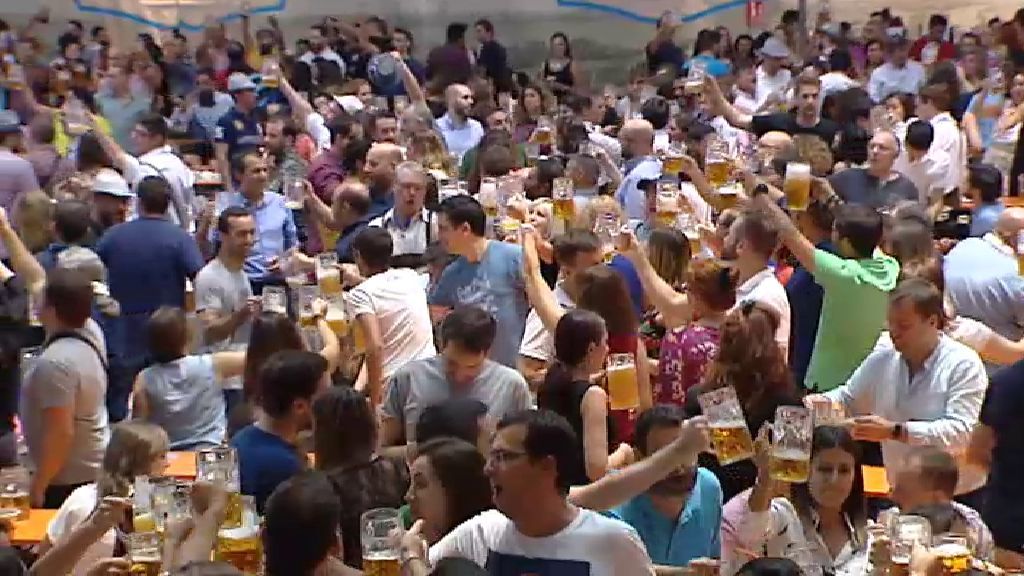 La Oktoberfest vuelve a Madrid en su quinta edición, con mucha cerveza y salchichas